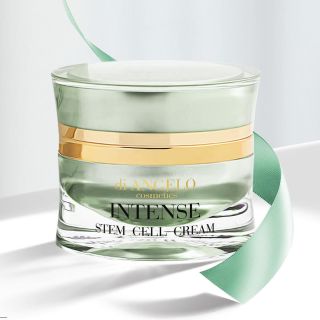 🌟NOVINKA! Představujeme Intense Stem Cell & Collagen Peptide Cream – krém, který v synergii s naším Intense Stem Cell...