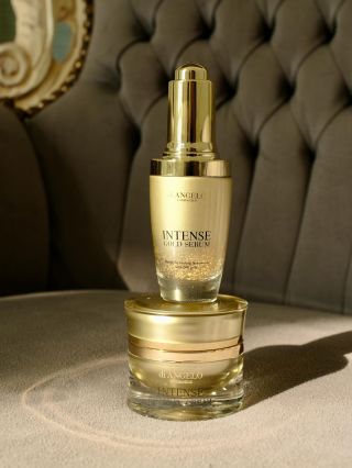 ✨ Představujeme nové spojení síly zlata a retinalu. ✨ Naše oblíbené duo – Intense Gold Serum s 24K zlatem a Intense...