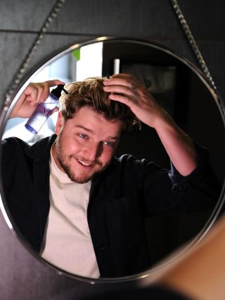 Sérum No.1 Hair Man je navržené speciálně pro muže – posiluje vlasové kořínky, podporuje růst a pomáhá proti vypadávání...